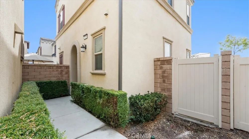 805 Cranberry Way Upland, CA 91786