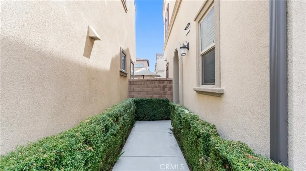 805 Cranberry Way Upland, CA 91786