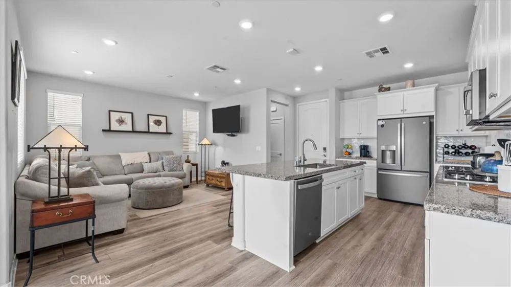 805 Cranberry Way Upland, CA 91786