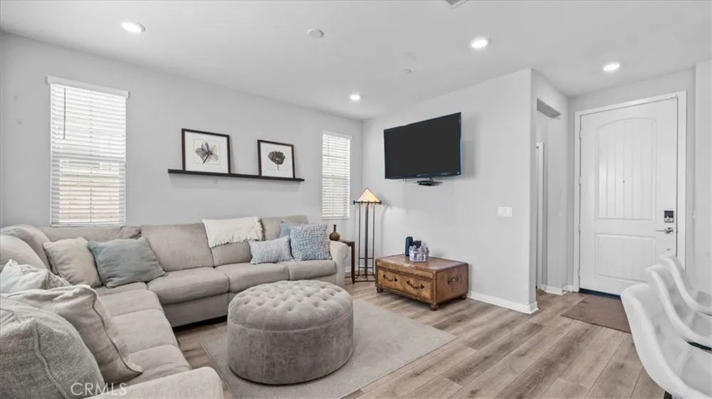 805 Cranberry Way Upland, CA 91786