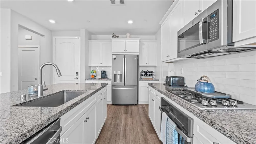 805 Cranberry Way Upland, CA 91786