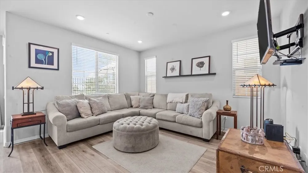 805 Cranberry Way Upland, CA 91786