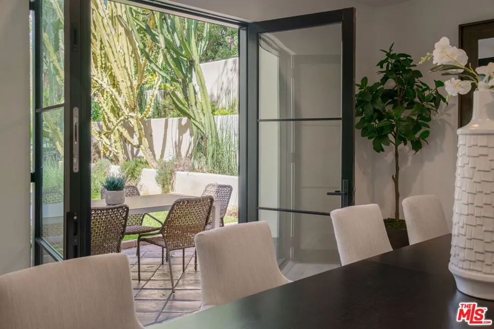 8171 Tianna Road Los Angeles, CA 90046
