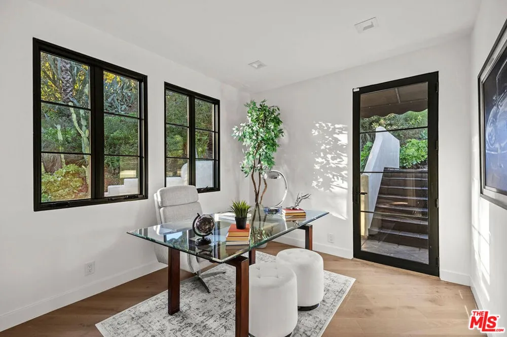8171 Tianna Road Los Angeles, CA 90046