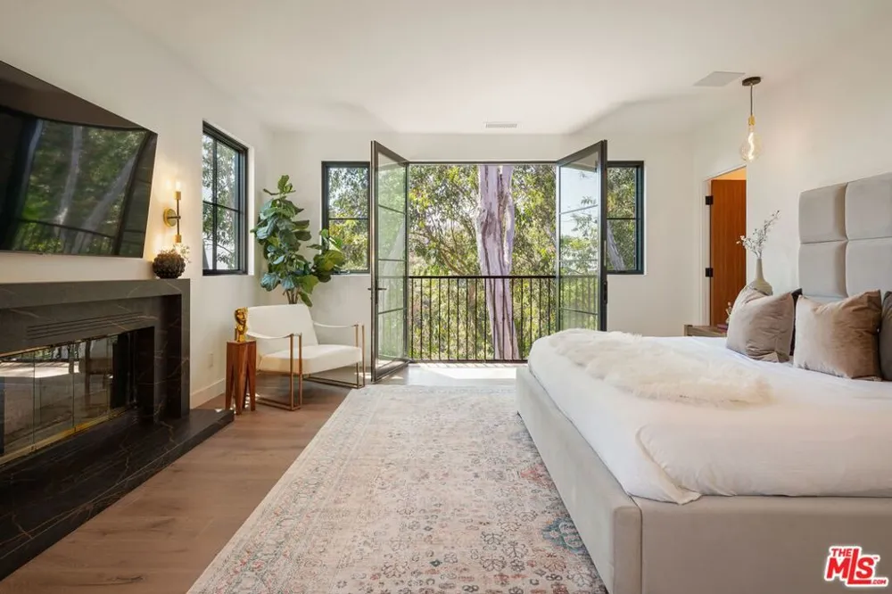 8171 Tianna Road Los Angeles, CA 90046