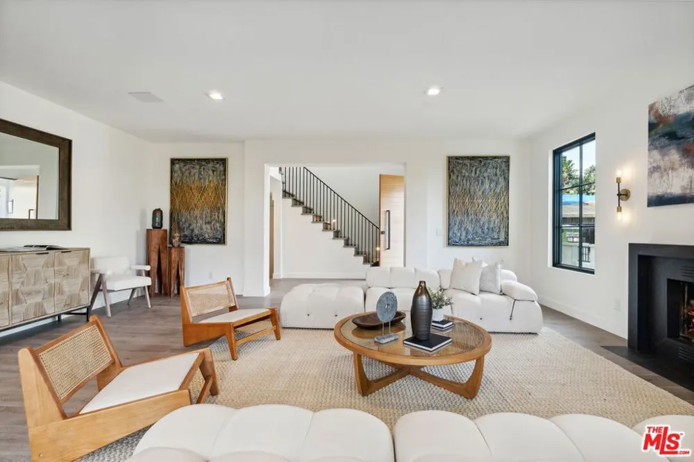 8171 Tianna Road Los Angeles, CA 90046