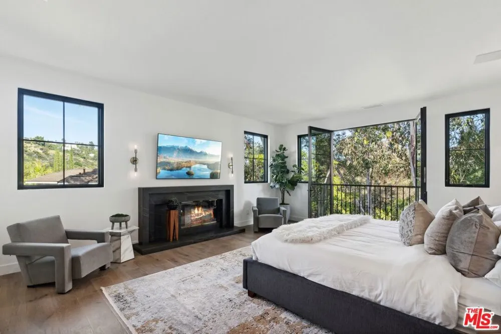 8171 Tianna Road Los Angeles, CA 90046