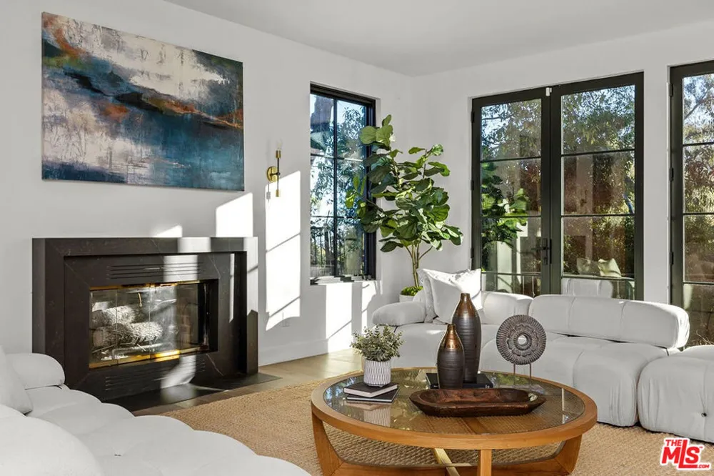 8171 Tianna Road Los Angeles, CA 90046