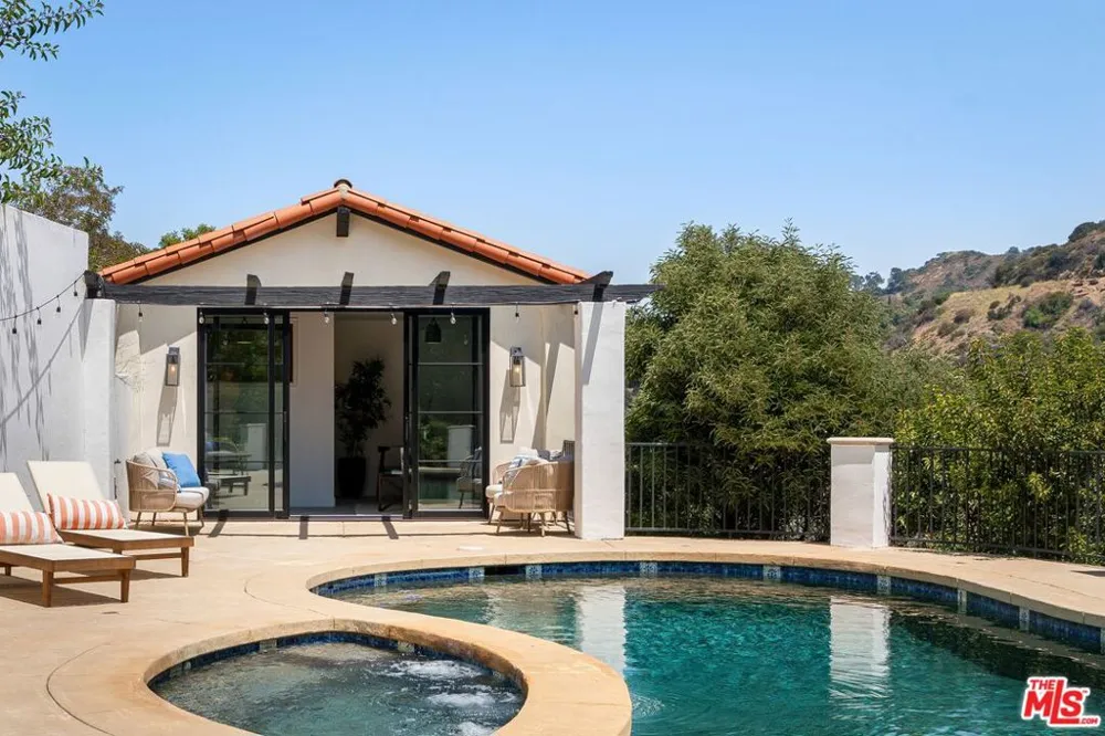 8171 Tianna Road Los Angeles, CA 90046