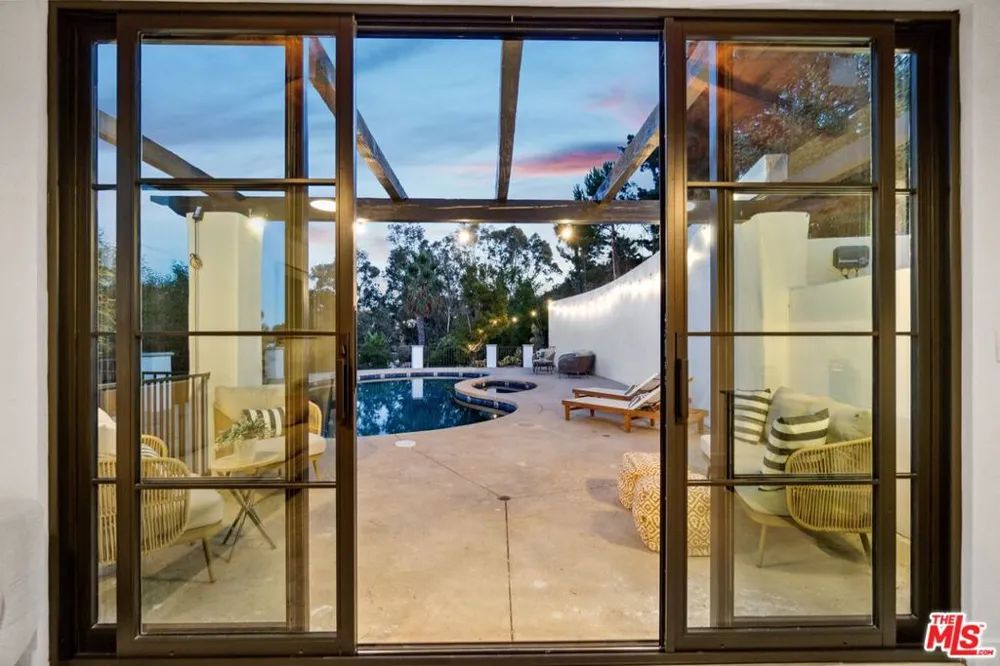 8171 Tianna Road Los Angeles, CA 90046
