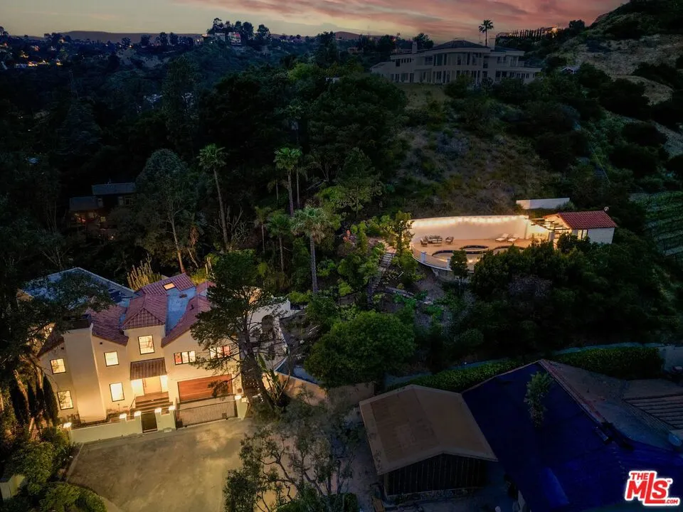 8171 Tianna Road Los Angeles, CA 90046