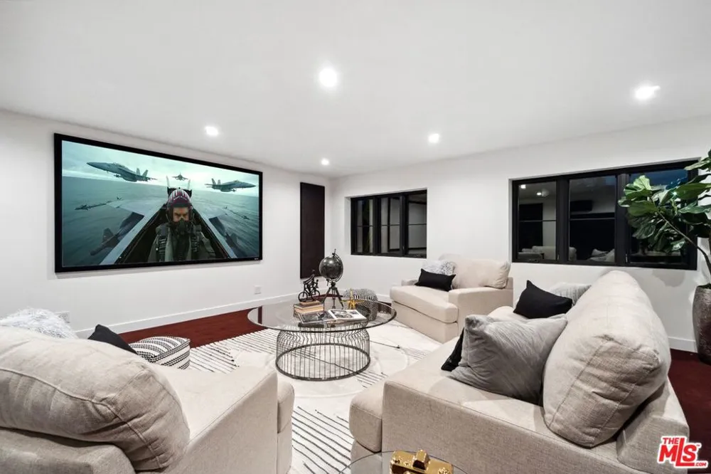8171 Tianna Road Los Angeles, CA 90046