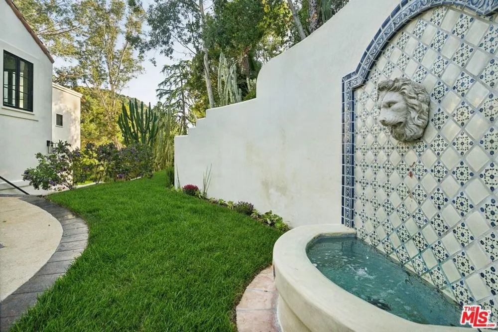 8171 Tianna Road Los Angeles, CA 90046