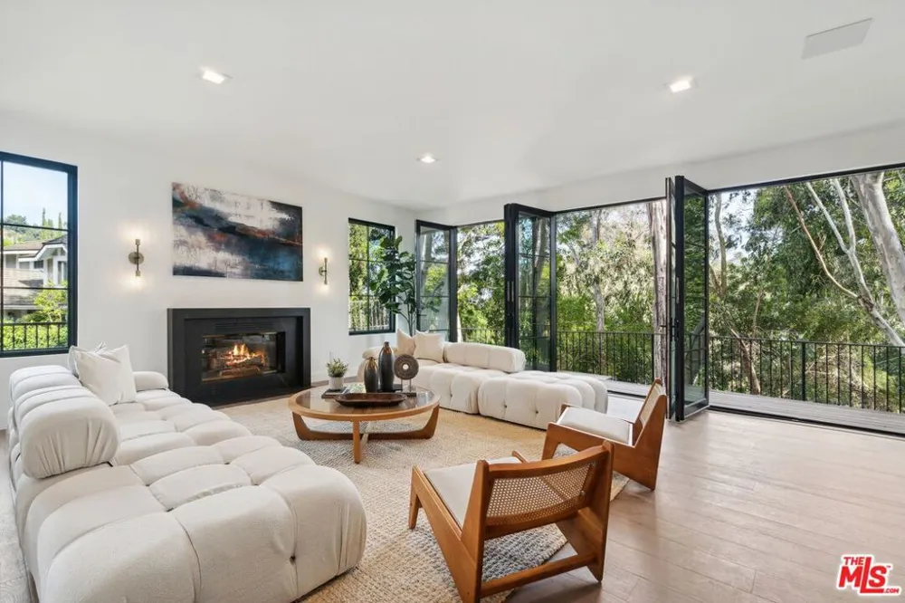 8171 Tianna Road Los Angeles, CA 90046