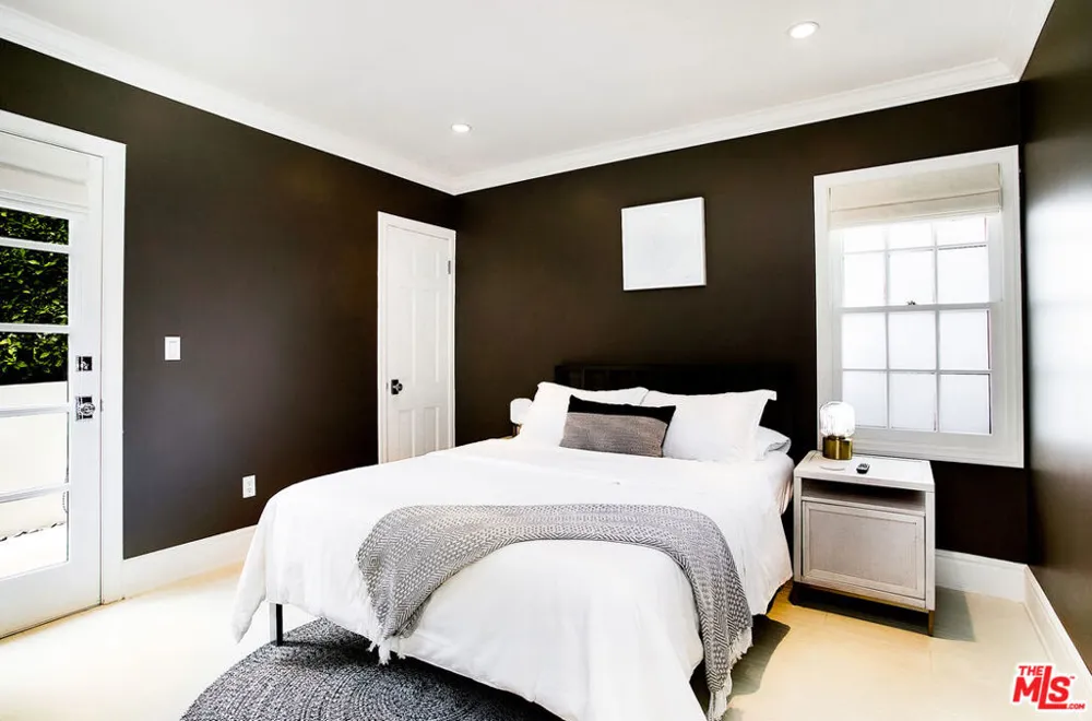 5866 Spring Oak Drive Los Angeles, CA 90068
