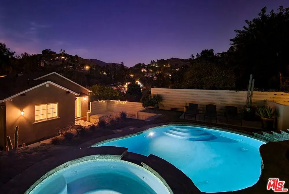 5866 Spring Oak Drive Los Angeles, CA 90068