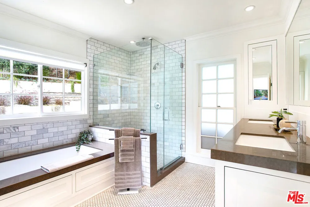 5866 Spring Oak Drive Los Angeles, CA 90068