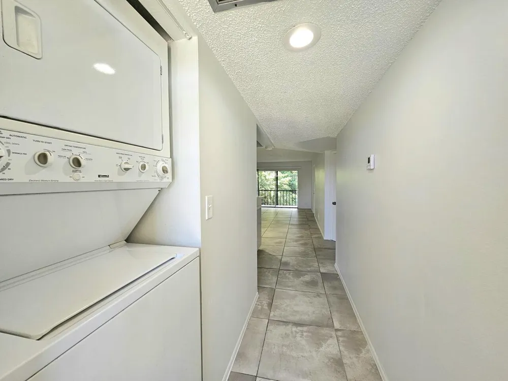 8000 S Colony Circle #302 Tamarac, FL 33321