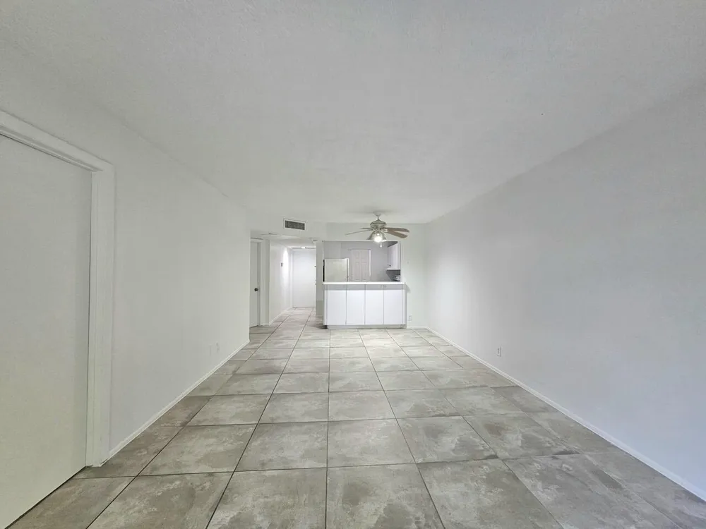 8000 S Colony Circle #302 Tamarac, FL 33321