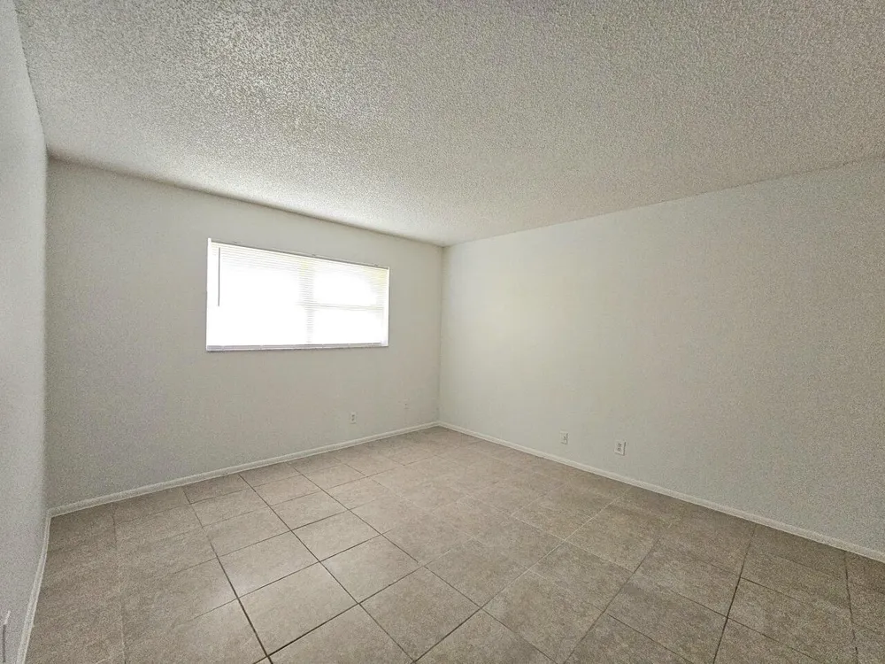 8000 S Colony Circle #302 Tamarac, FL 33321