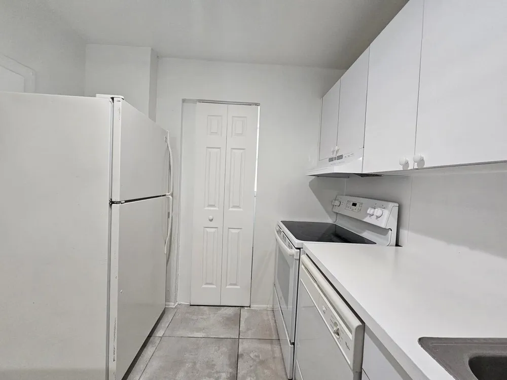 8000 S Colony Circle #302 Tamarac, FL 33321