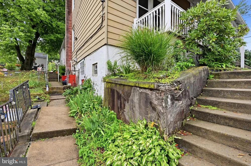 30 WALNUT STREET Mohnton, PA 19540