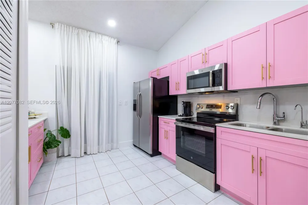 13540 SW 180th Ter Miami, FL 33177