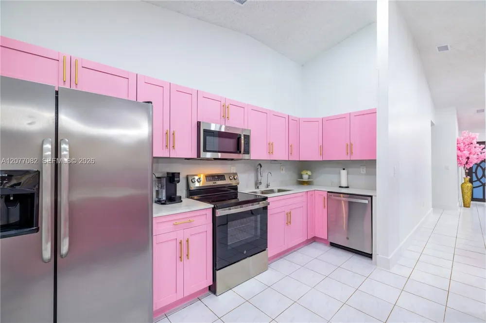 13540 SW 180th Ter Miami, FL 33177