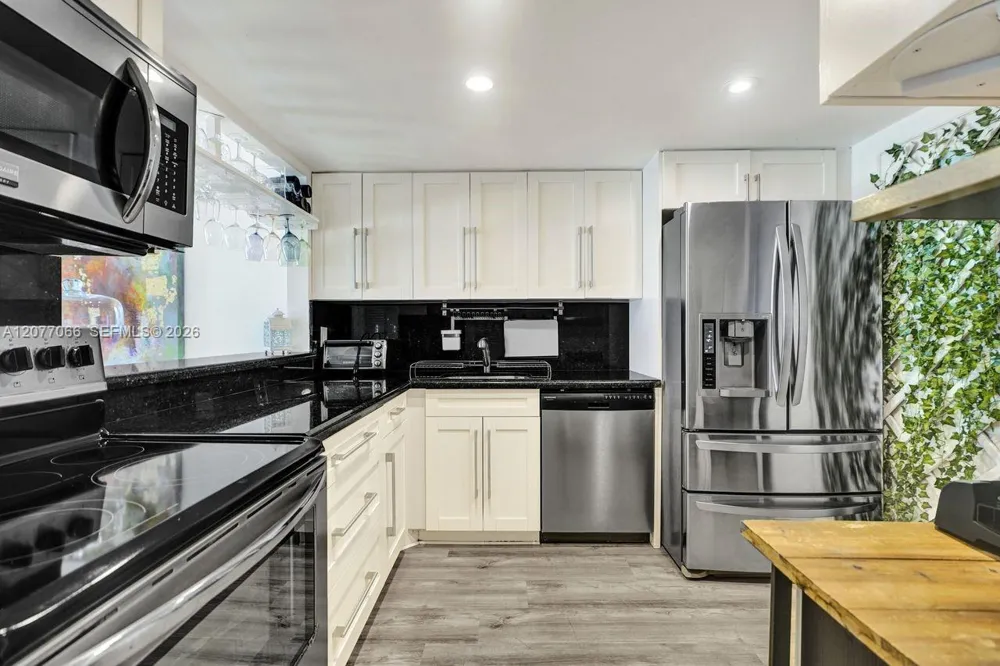 18707 NE 14th Ave #522 Miami, FL 33179