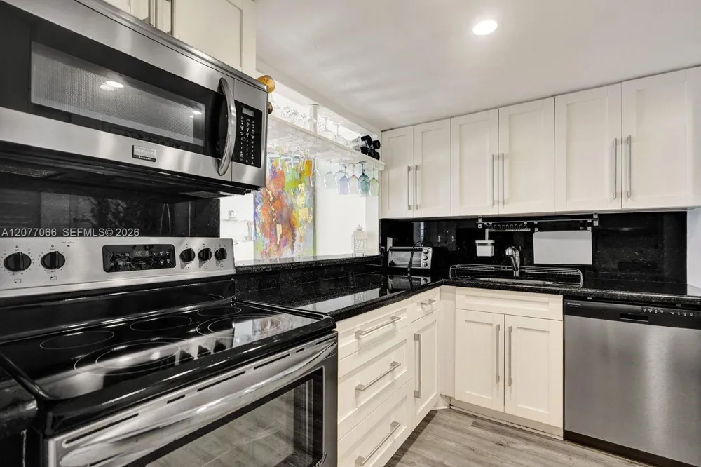 18707 NE 14th Ave #522 Miami, FL 33179
