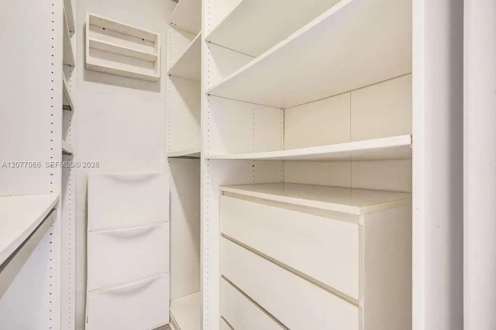 18707 NE 14th Ave #522 Miami, FL 33179