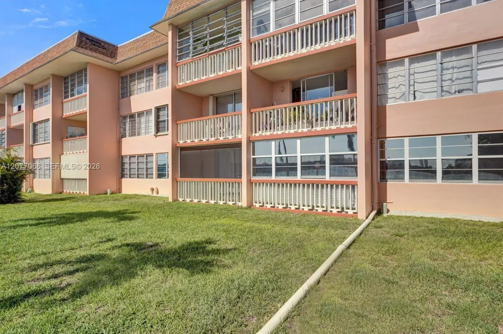 18707 NE 14th Ave #522 Miami, FL 33179