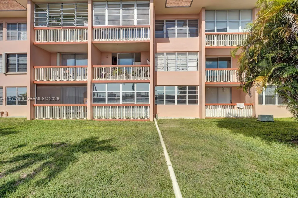 18707 NE 14th Ave #522 Miami, FL 33179