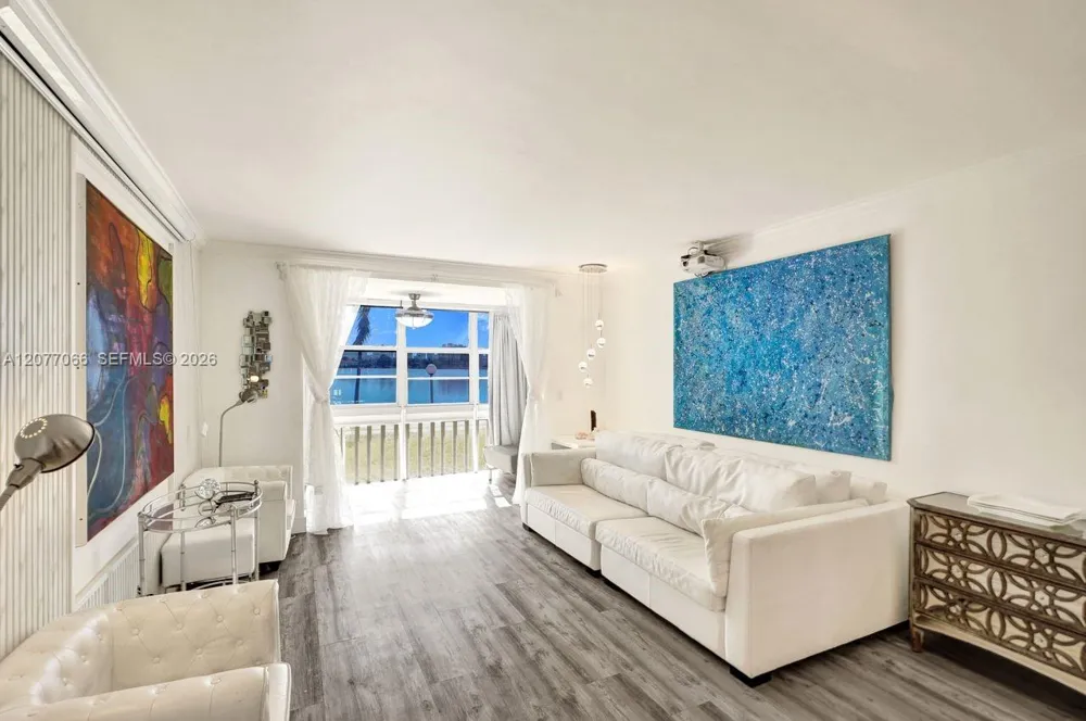 18707 NE 14th Ave #522 Miami, FL 33179