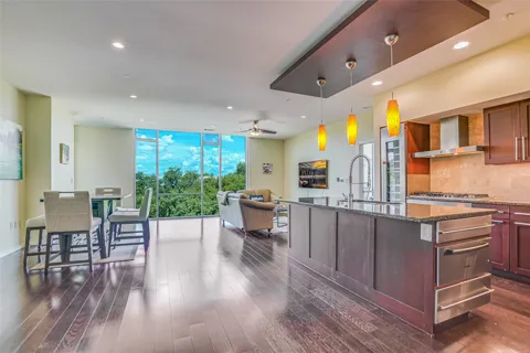 1600 Barton Springs Road #3504