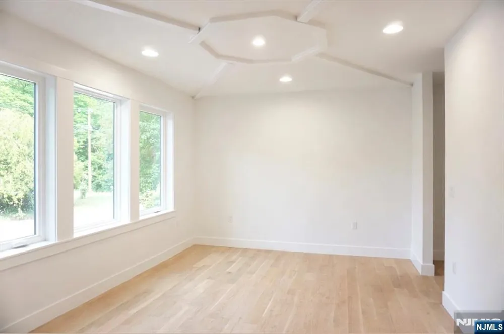 1620 Raritan Road Scotch Plains, NJ 07076