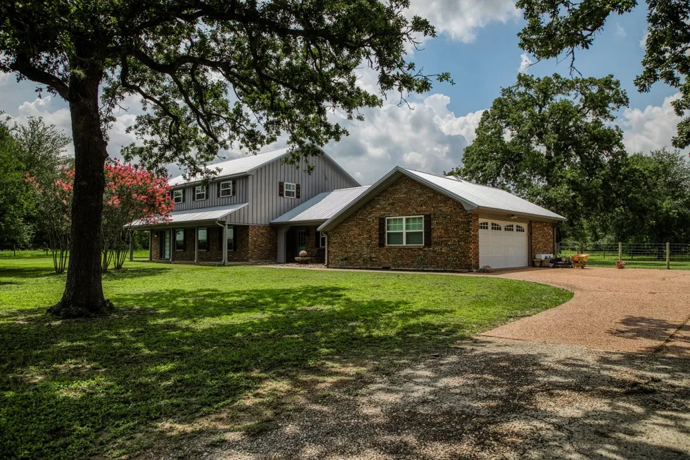 528 E Us Highway 290 Highway Carmine, TX 78932
