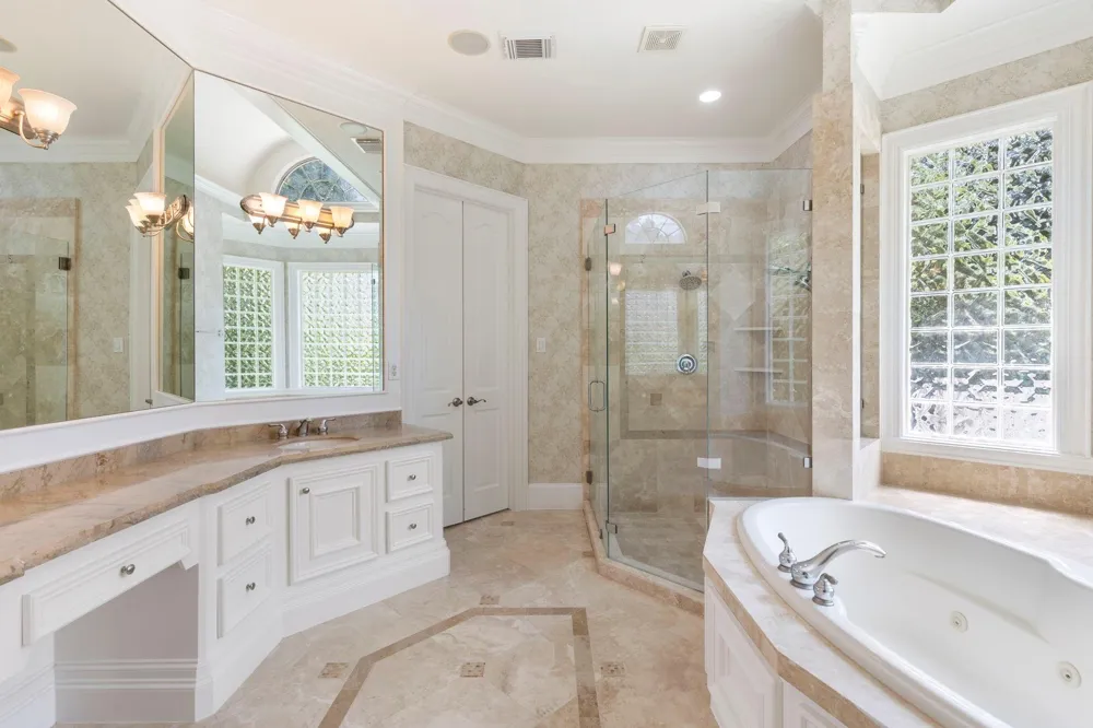 39 W Bracebridge Circle The Woodlands, TX 77382