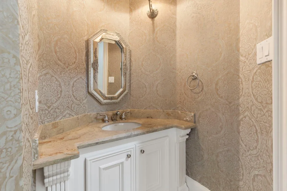 39 W Bracebridge Circle The Woodlands, TX 77382
