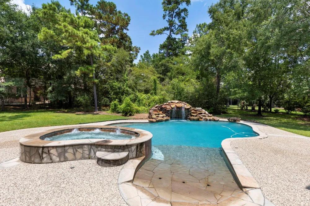 39 W Bracebridge Circle The Woodlands, TX 77382