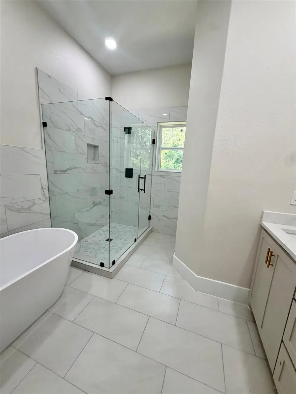 40 Seals Avenue Shepherd, TX 77371
