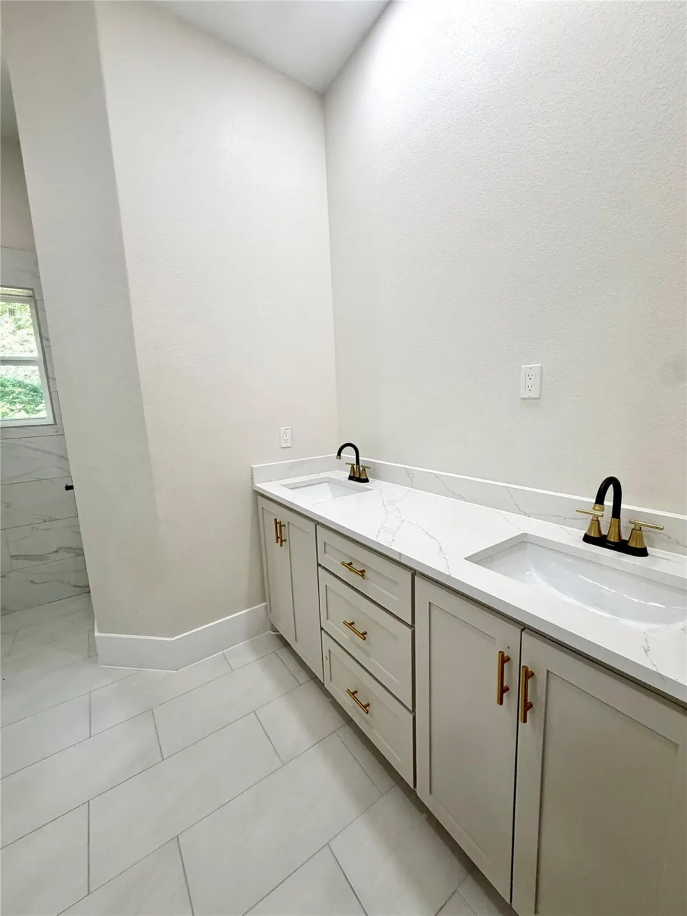 40 Seals Avenue Shepherd, TX 77371