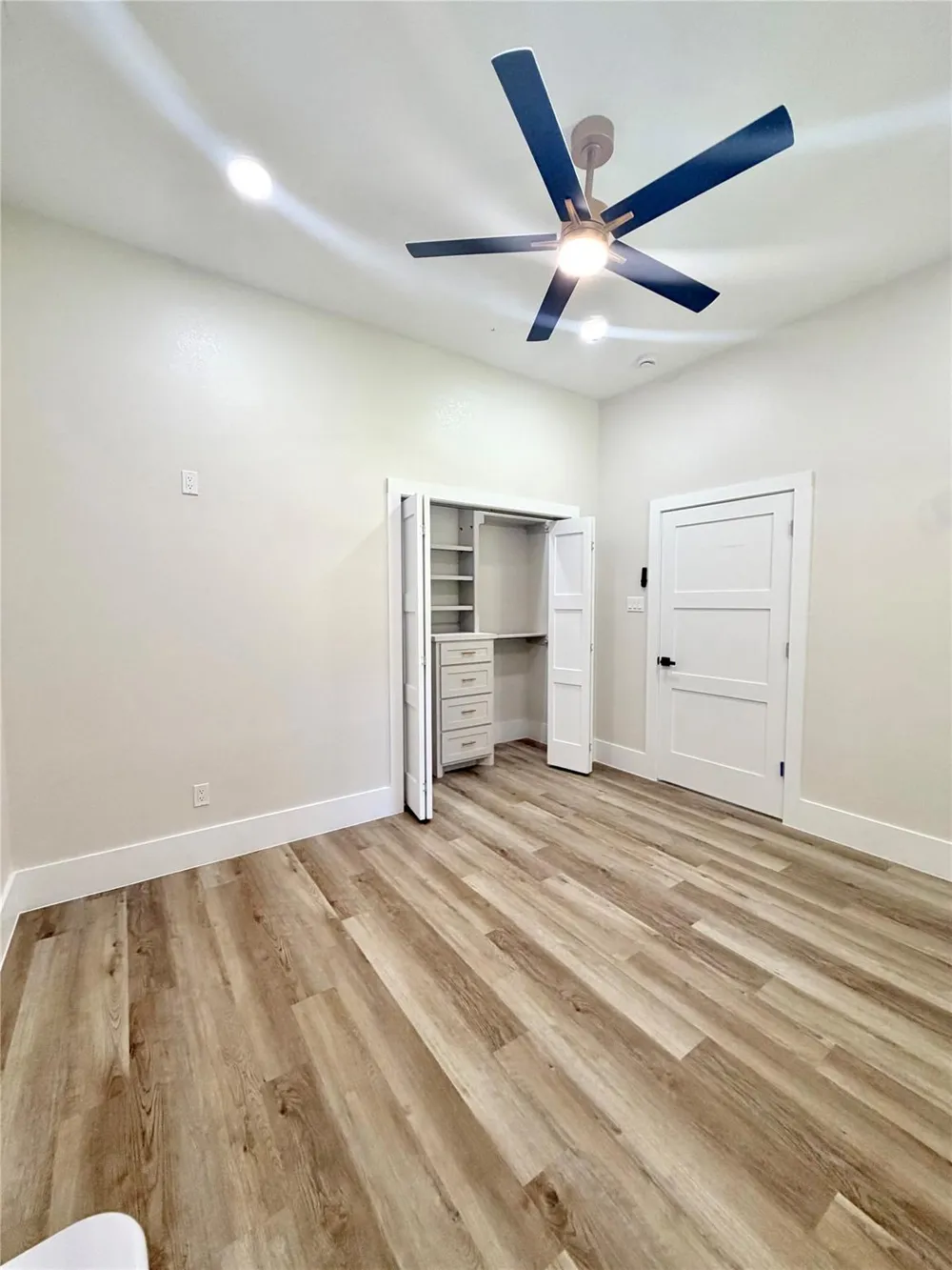 40 Seals Avenue Shepherd, TX 77371