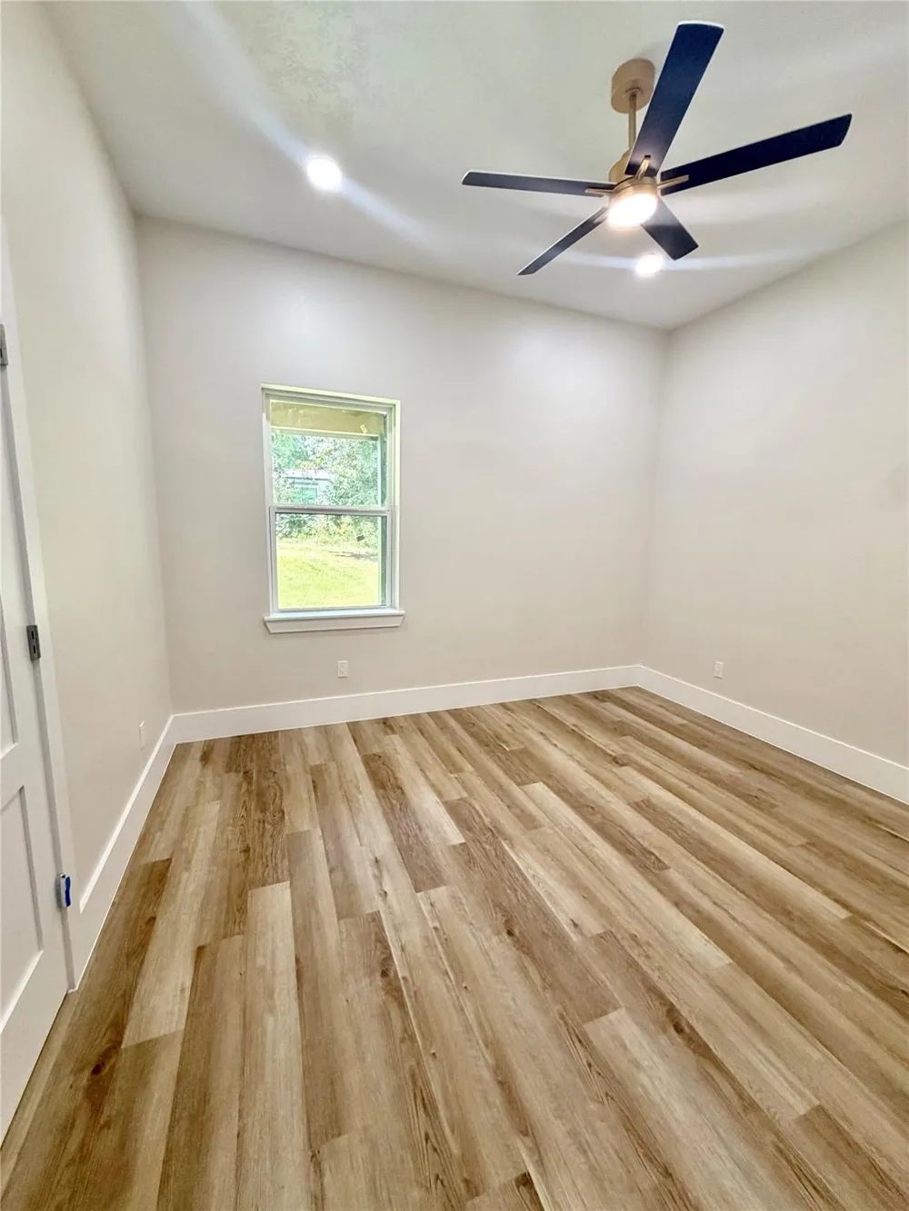 40 Seals Avenue Shepherd, TX 77371