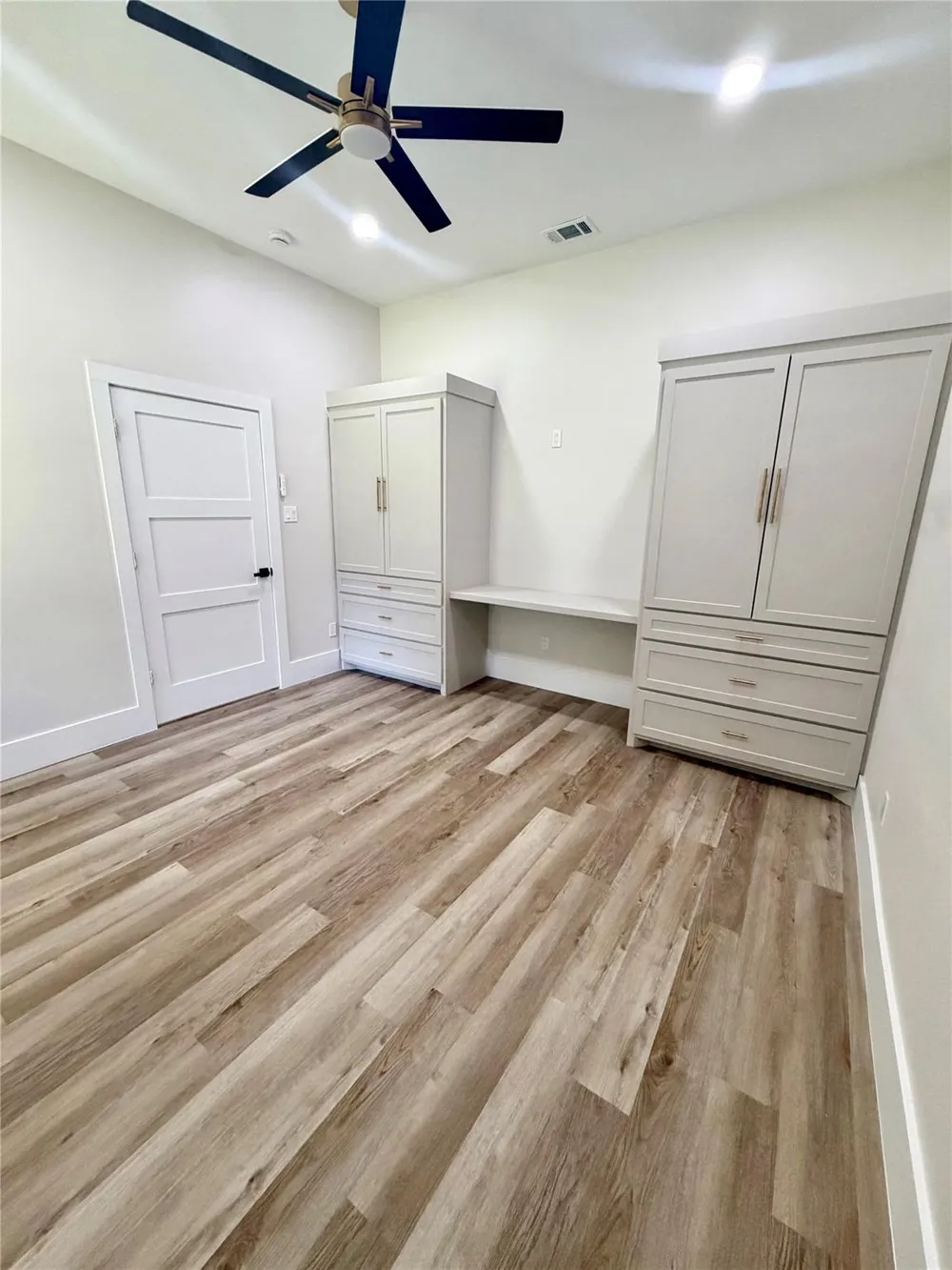 40 Seals Avenue Shepherd, TX 77371