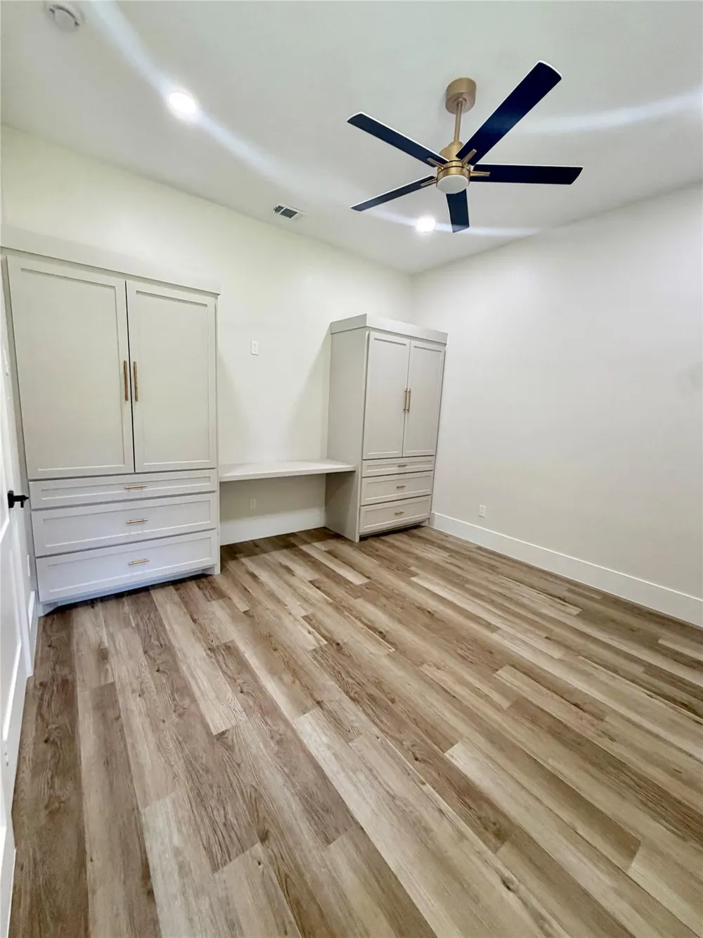 40 Seals Avenue Shepherd, TX 77371