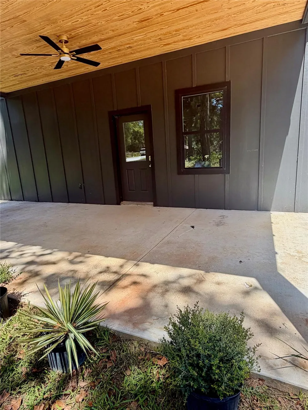 40 Seals Avenue Shepherd, TX 77371