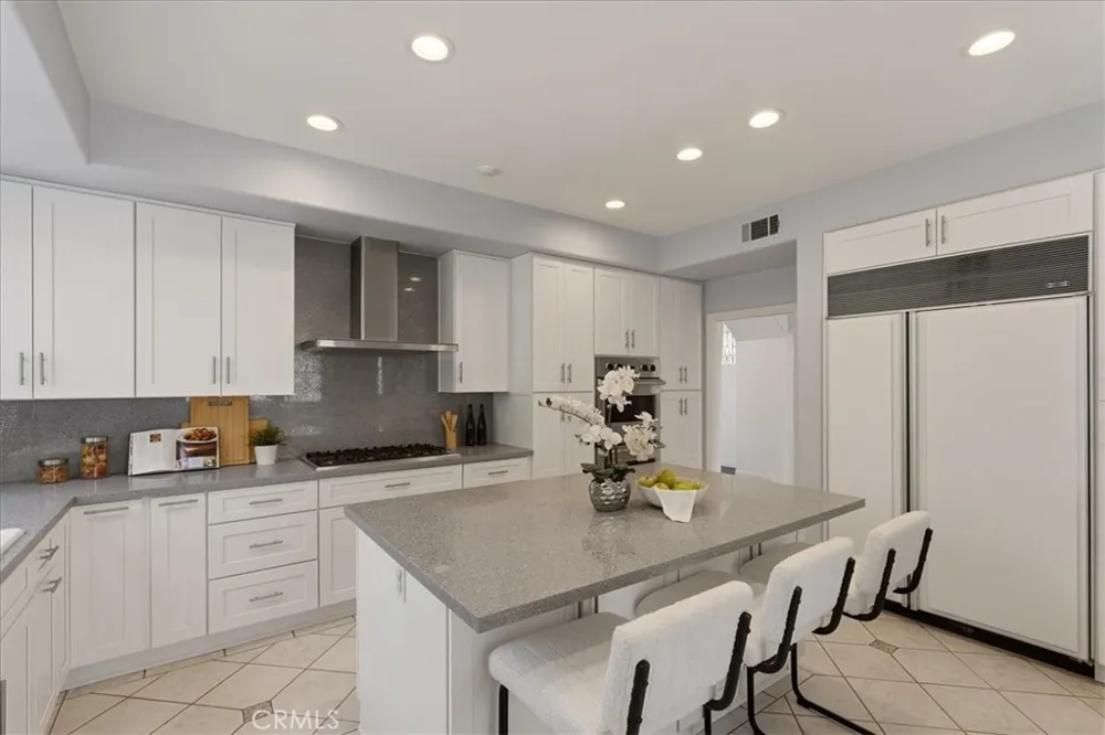 10811 Baile Avenue Chatsworth, CA 91311