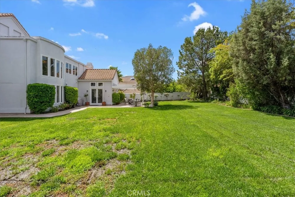 10811 Baile Avenue Chatsworth, CA 91311