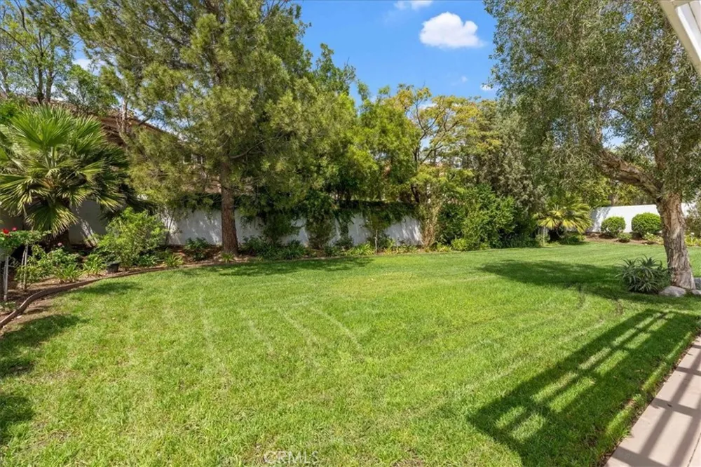 10811 Baile Avenue Chatsworth, CA 91311